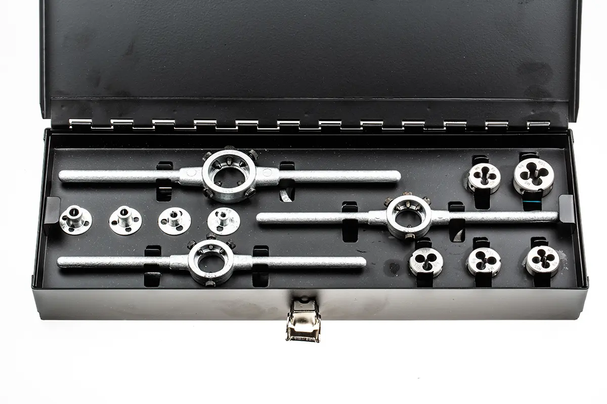 Produktfoto 1 von RS PRO HSS Gewinde-Schneideisen Set, 12-teilig Gewindebohrer M3 → M12, Matrizen M3 → M12