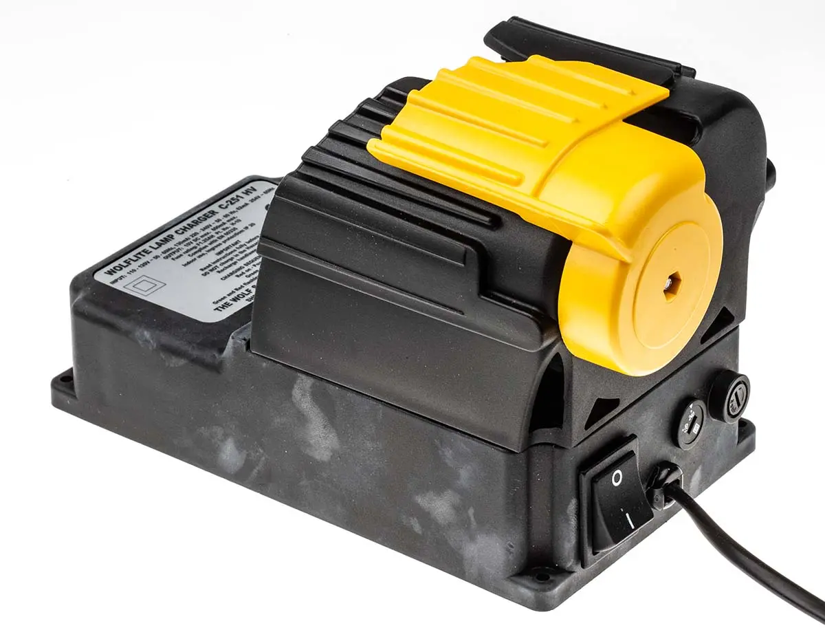Produktfoto 1 von Wolf Safety Taschenlampenladegerät 230 V