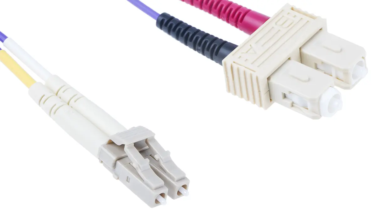 Produktfoto 1 von RS PRO LWL-Kabel 2 m, Raucharm halogenfrei Violett 125 μm