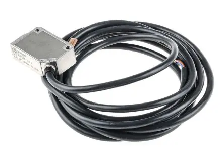Produktfoto 1 von Omron E3ZM Kubisch Optischer Sensor, Reflektierend, PnP Ausgang, Vorverdrahtet