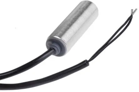 Produktfoto 1 von Pepperl + Fuchs M18 Induktiver Näherungssensor, Gewinderohr 2-adrig / 300mA 5.5 mm, IP67 265 V ac 320 V dc