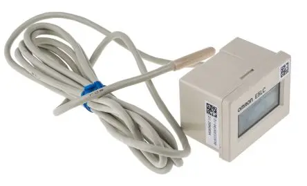 Omron E5LC Digitales Thermometer Frontplattenmontage/ Thermoelement, Typ K Eingang 100V ac, 240 V ac Ein-Aus
