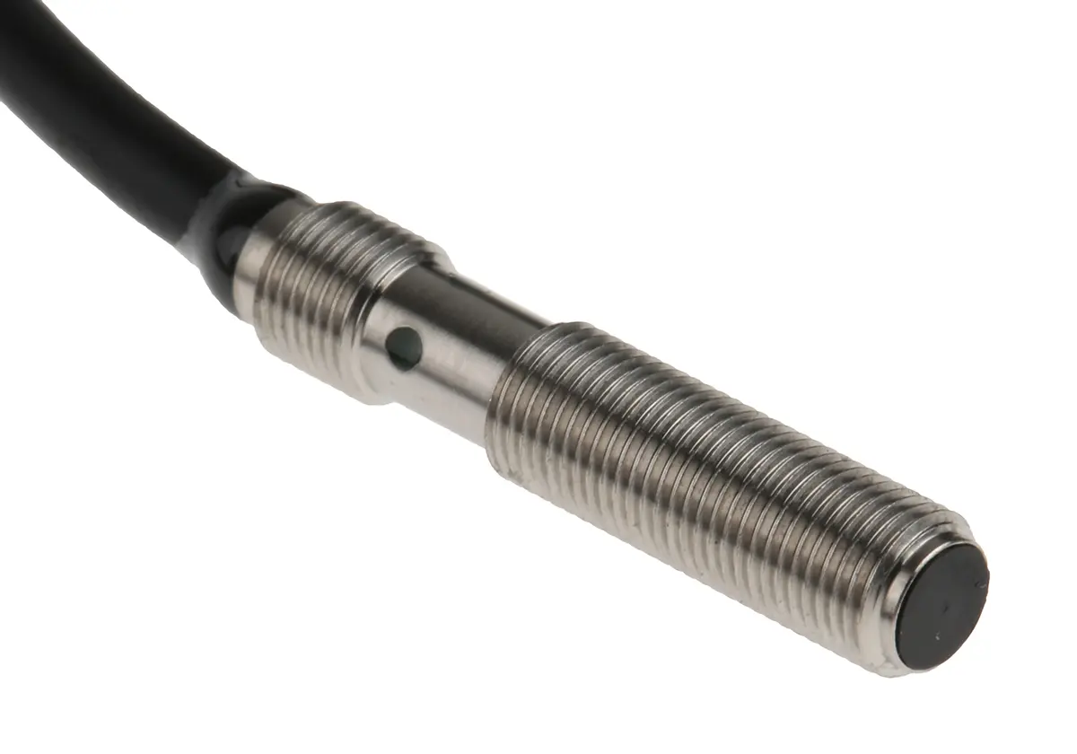Produktfoto 1 von Omron E2E M5 Induktiver Näherungssensor, Gewinderohr NPN / 100mA 4 mm, IP67 30 V dc