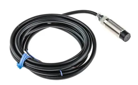 Omron E2B M12 Induktiver Näherungssensor, Gewinderohr NPN / 200mA 8 mm, IP67 30 V dc