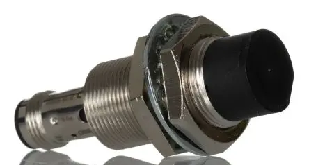 Produktfoto 1 von Omron E2B M18 Induktiver Näherungssensor, Gewinderohr PnP / 200mA, IP67 30 V dc