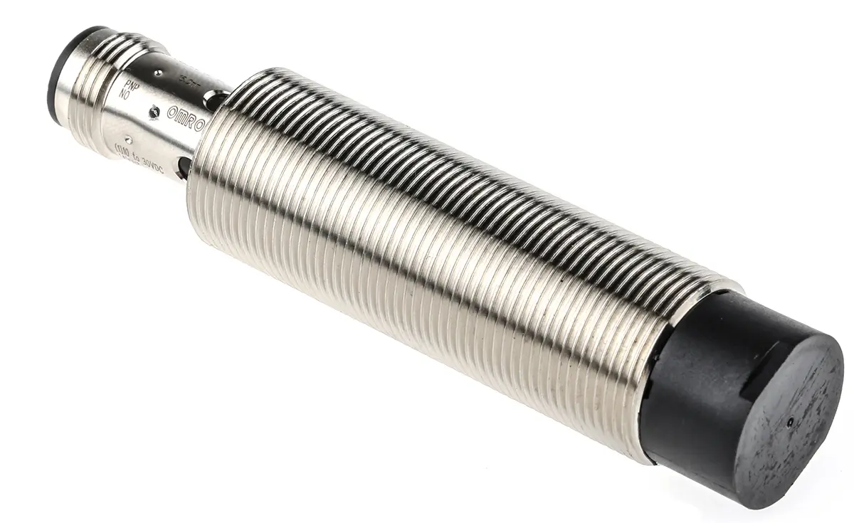 Produktfoto 1 von Omron E2B M18 Näherungssensor Induktiv, Gewinderohr 16 mm PNP 12 → 24 V dc / 200 mA NO, IP67