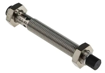 Omron E2B M8 Induktiver Näherungssensor, Gewinderohr PnP / 200mA 4 mm, IP67 30 V dc