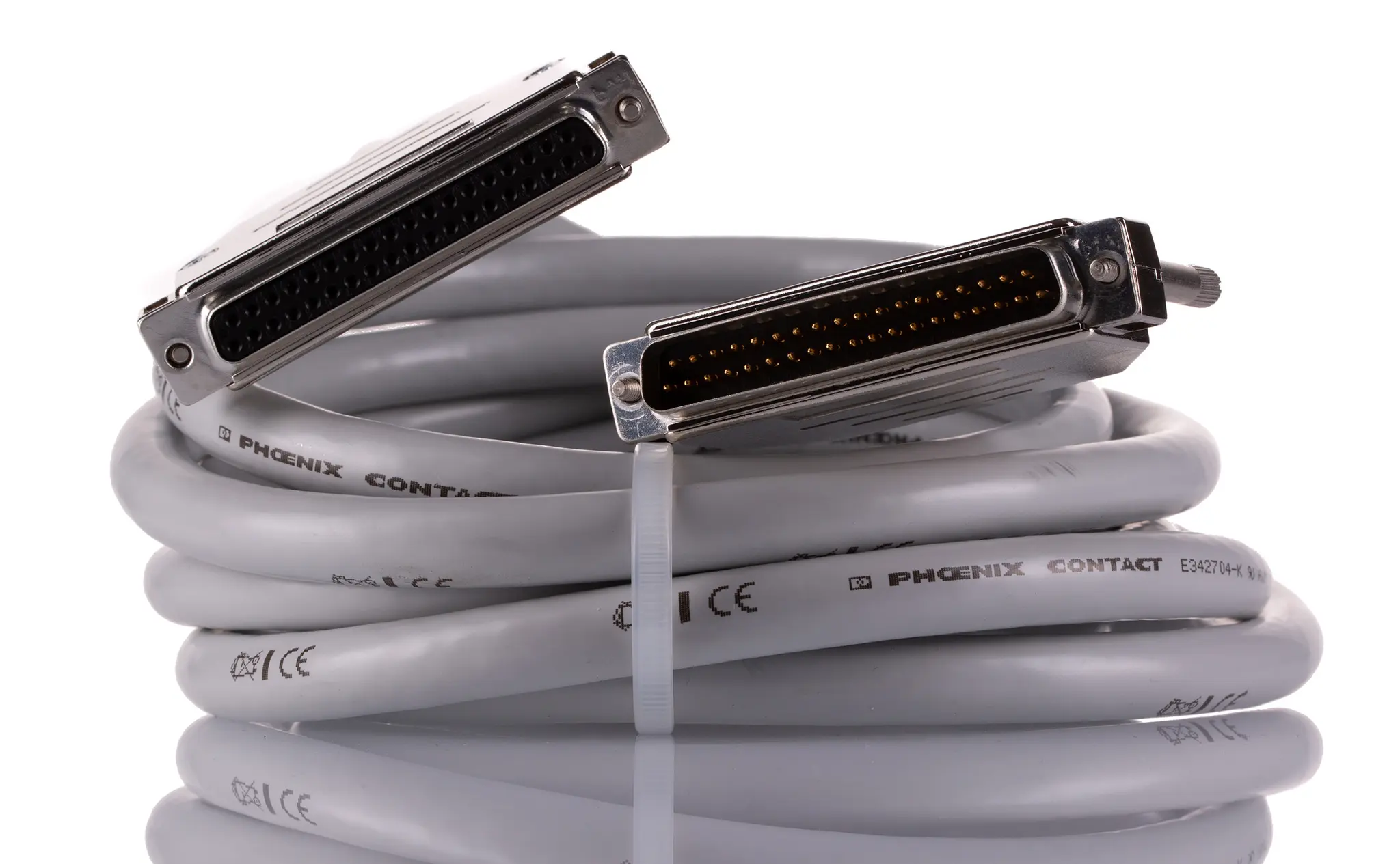 Produktfoto 1 von Phoenix Contact 230 Serielles Kabel / DB37 Buchse / DB37 Stecker, 3 m Polyvinylchlorid, Grau, cUL, EAC, cULus, UL