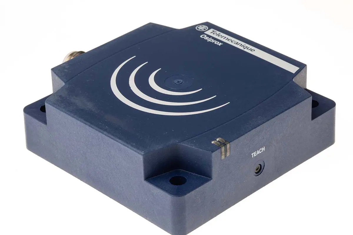 Produktfoto 1 von Telemecanique Sensors OsiSense XS Näherungssensor Induktiv, Kubisch 60 mm 2-Draht 20 264 V ac/dc / 300 mA NO, IP67