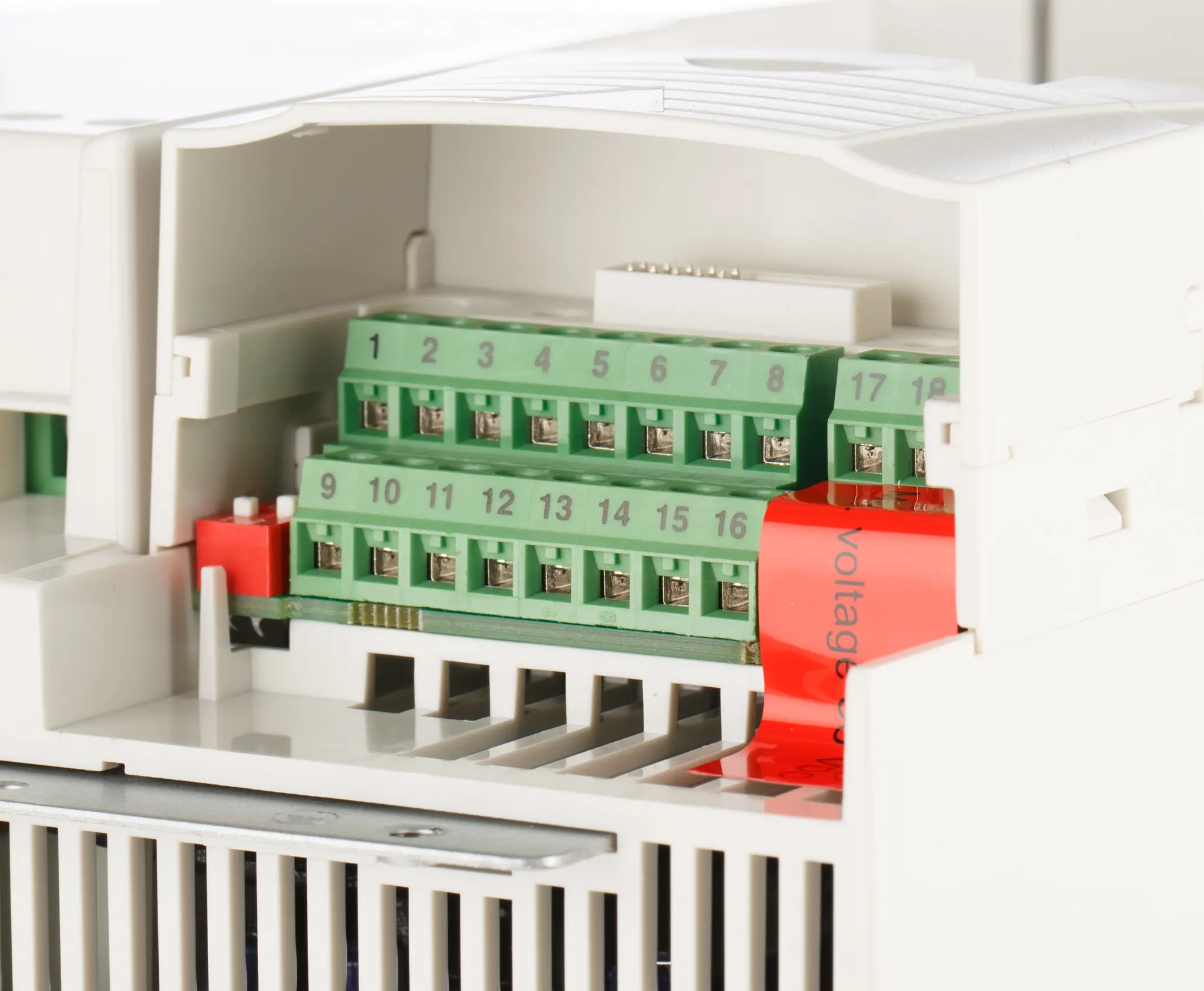 Produktfoto 1 von ABB ACS355 3-Phasen Frequenzumrichter 11 kW 480 V 23.1 A 600Hz