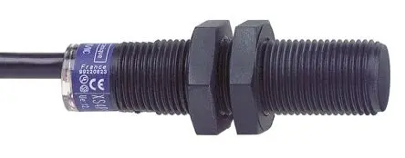 Produktfoto 1 von Telemecanique Sensors XS M12 Induktiver Näherungssensor, Gewinderohr 0/10 V / 10mA 4 mm, IP67 58 V dc