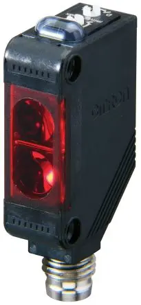 Produktfoto 1 von Omron E3ZR Kubisch Optischer Sensor, Reflektierend, PnP Ausgang, 4-polig M8