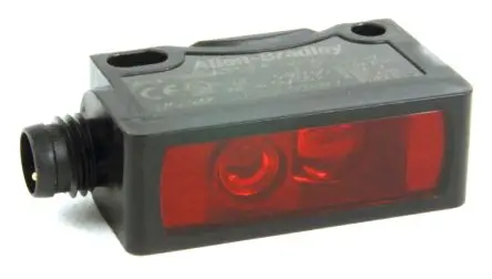Produktfoto 1 von Allen Bradley 42JT Kubisch Optischer Sensor, Hintergrundunterdrückung, NPN/PNP Ausgang, 4-poliger