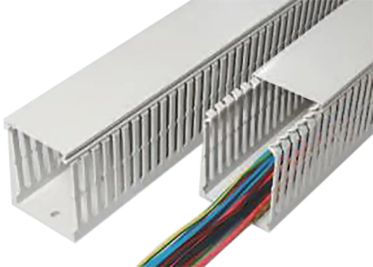 SES Sterling GN-HF-A6/4 Grau, 40 mm x 40 mm ABS, Polycarbonat, Länge 2 m, Seitenwand Offen