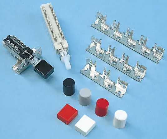 Produktfoto 1 von C & K F Druckschalter Verriegelung, Tastend, Siliziumelastomer Ø 12.5 mm, 2-poliger Umschalter / 500 mA 30 V dc 125 V ac