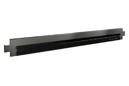 Produktfoto 1 von Rittal VX Stahl Sockel Zierblende mit Bürstenleiste Schwarz RAL 9005, 1000 mm, für VX-Gehäuse, H. 100 mm, T. 1000 mm