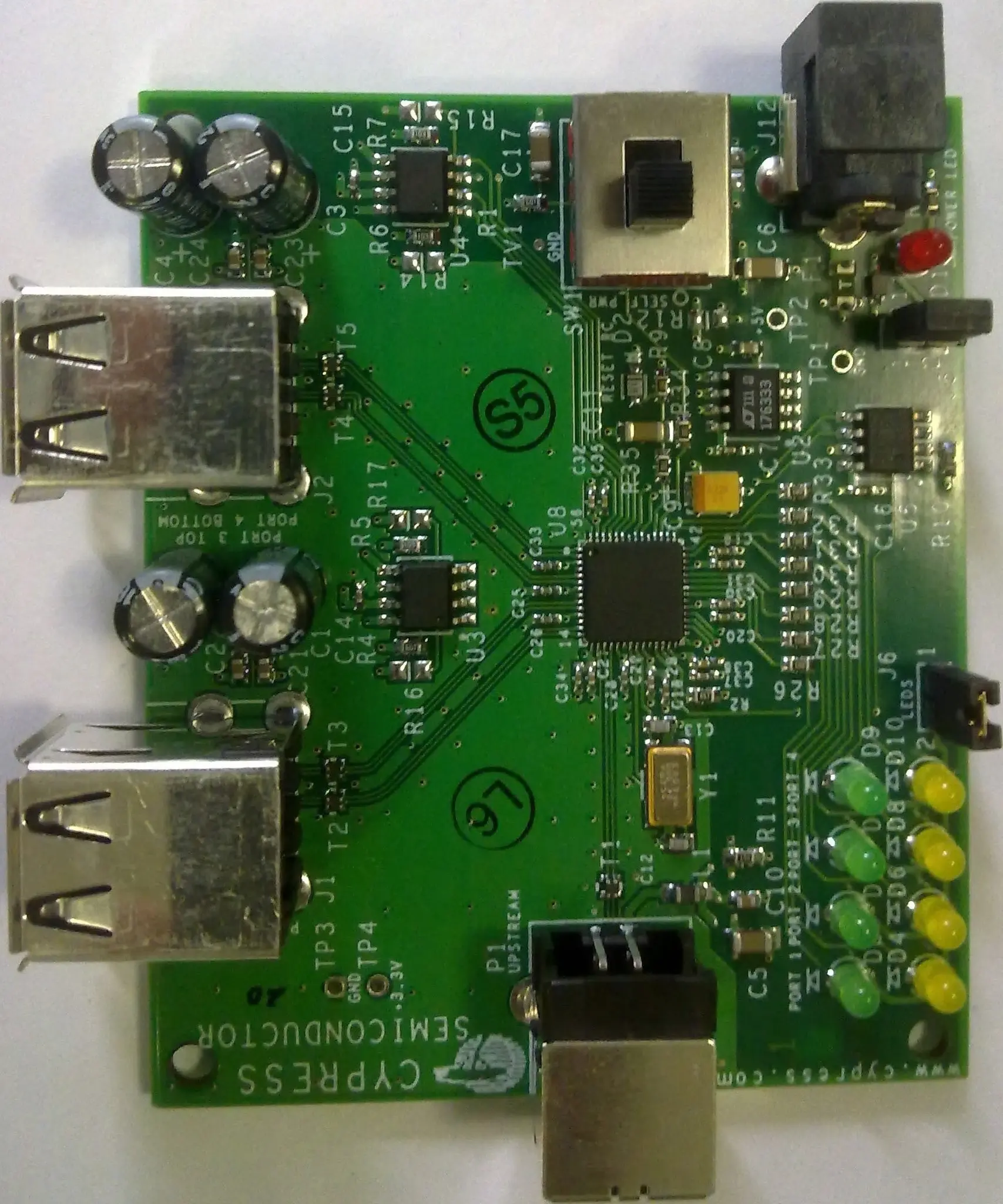 Produktfoto 1 von Infineon Entwicklungstool Kommunikation und Drahtlos für Entwicklung eines energiesparenden USB-2.0-Hubs mit 4