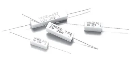 Produktfoto 1 von Yageo SQP Zement Durchsteck Festwiderstand, Axial 100 Ω 5 % / 5 W