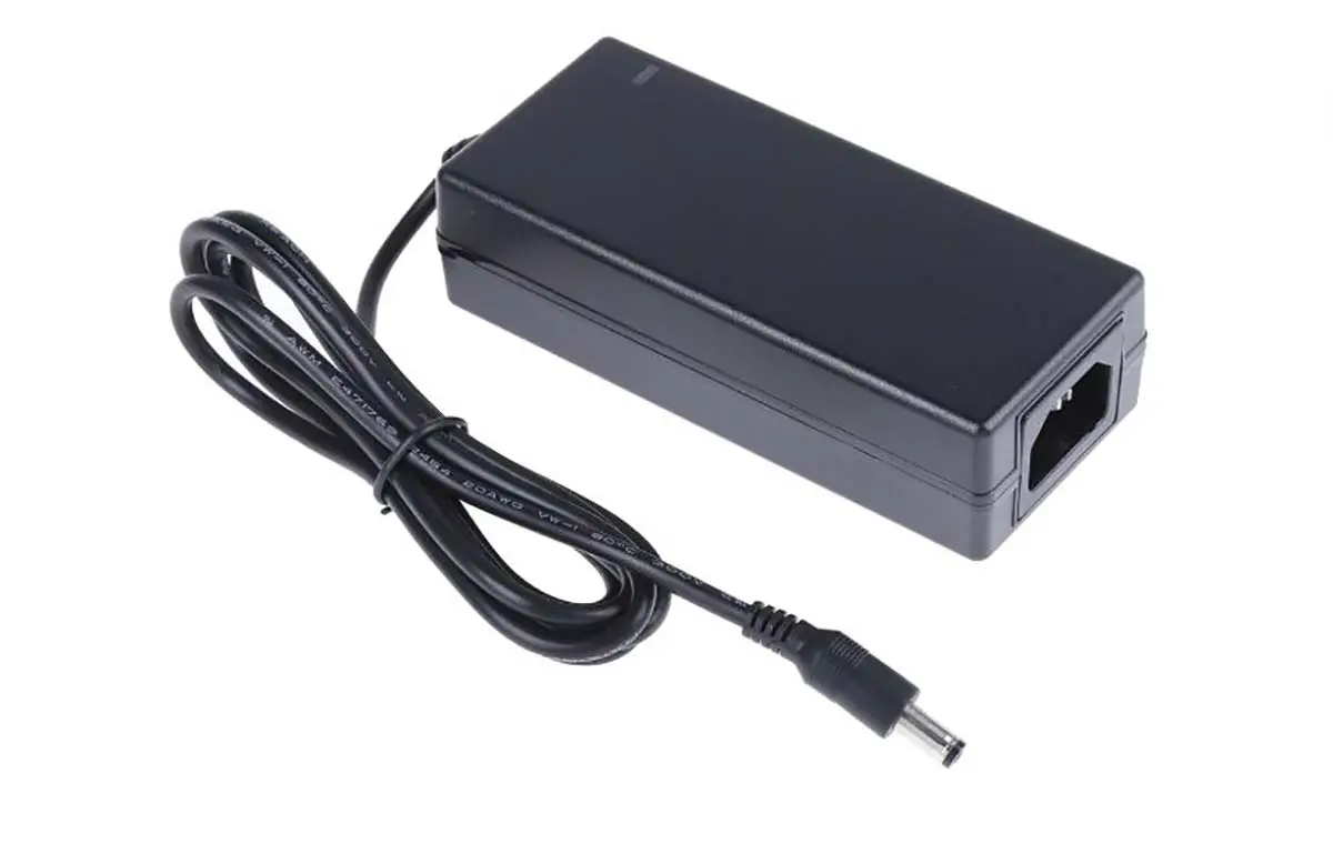 Produktfoto 1 von RS PRO Steckernetzteil 72W, 90 → 264V ac, 24V dc / 3A, IEC 320-C14 Anschluss