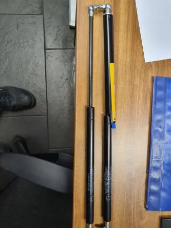 Produktfoto 1 von Camloc Gas Springs Gasdruckfeder Stahl, Gelenklager, 464 mm, Mat.Endanschluss Stahl, Nylon, Hub L. 200 mm, ø 18 mm, 100