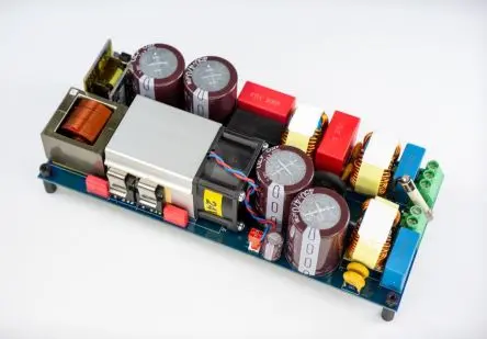 Produktfoto 1 von Infineon IPU95R3K7P7, ICE5QSAG Evaluierungsplatine, EVAL_3K3W_TP_PFC_SIC PFC-Controller, für Stromversorgungen