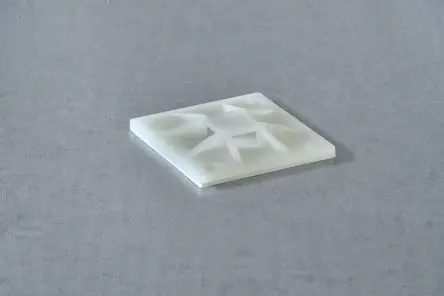 Produktfoto 1 von HellermannTyton QM Befestigungssockel Polyamid Natur 40mm x 5.5 mm x 40 mm