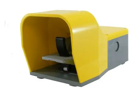 Produktfoto 1 von RS PRO Mittelschwere Einsätze Fußschalter Sprungkontakt, 1 Schließer/1 Öffner Thermoplast, 6A 400 V ac