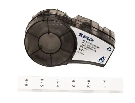 Produktfoto 1 von Brady Beschriftungsband Schwarz für BMP21 LAB, BMP21-PLUS, M210, M210-LAB, M211 auf Mattweiß 4.88 m 12.7 mm 12.7 mm