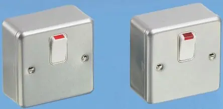 Produktfoto 1 von MK Electric Metal Clad Lichtschalter 1-teilig, 2-polig Silber IP2X 20A