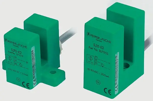 Produktfoto 1 von Pepperl + Fuchs Näherungssensor Induktiv, Schlitz 15 mm NPN 20 → 253 V ac / 500 mA NO, IP67