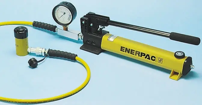 Produktfoto 1 von Enerpac Hydraulik-Handpumpe, 10 t Hand, Hub 156 mm, 700 bar max.