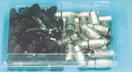 Produktfoto 1 von Neutrik Gerade 4-polig Kabel Silber auf Nickel Natur XLR-Steckverbinder, 50V