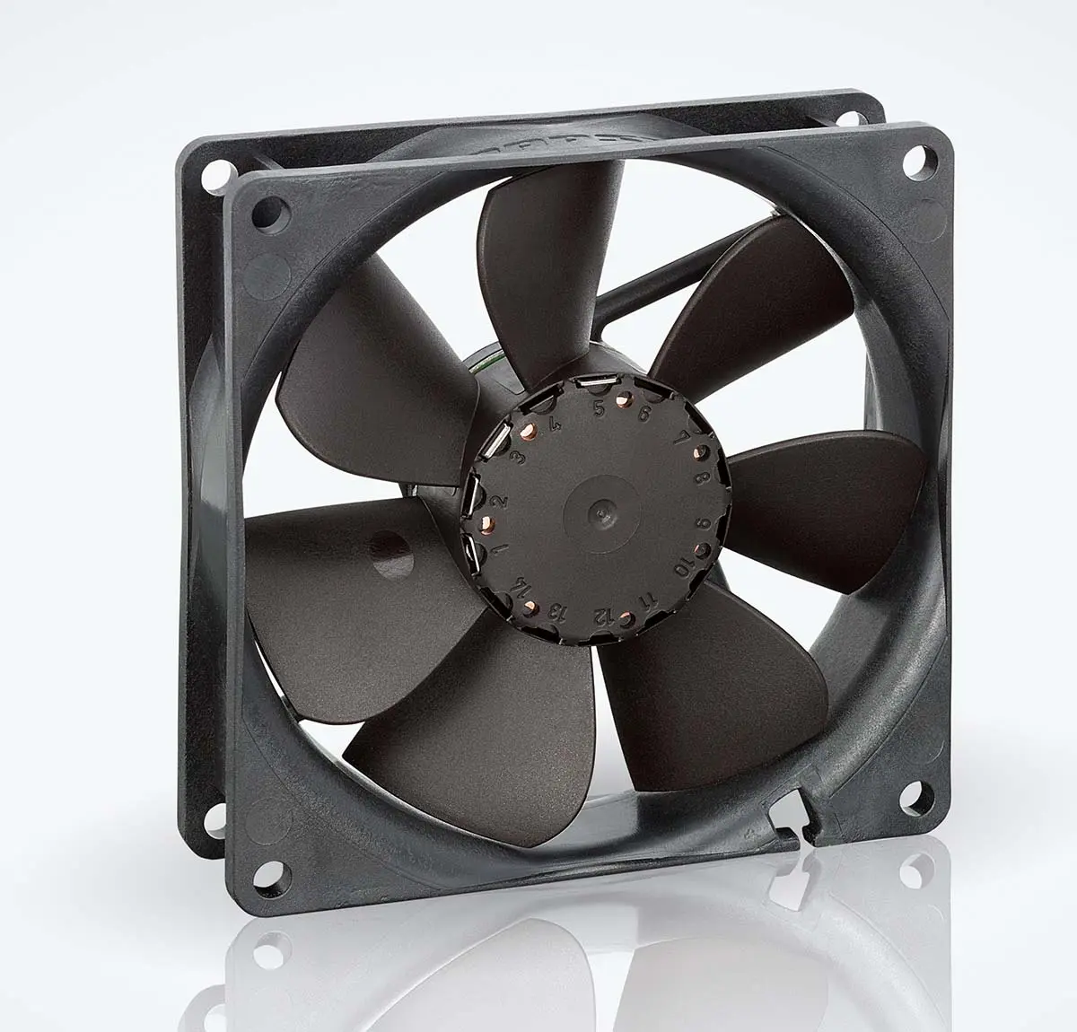 ebm-papst 3400 N DC-Axiallüfter, Kugellager, 24 V dc / 3.2W, 92 x 92 x 25mm, 3250U/min, 102m³/h