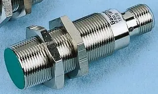 Produktfoto 1 von Baumer IFRM 18P17A3/S14L M18 Induktiver Näherungssensor, Gewinderohr PnP / 200mA 8 mm, IP67 30 V dc