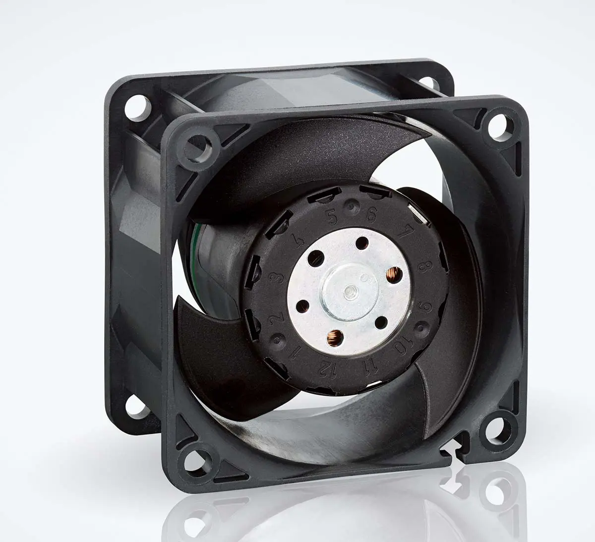 Produktfoto 1 von ebm-papst 600 J DC-Axiallüfter, Kugellager, 12 V dc / 7.6W, 60 x 60 x 32mm, 11700U/min, 70m³/h