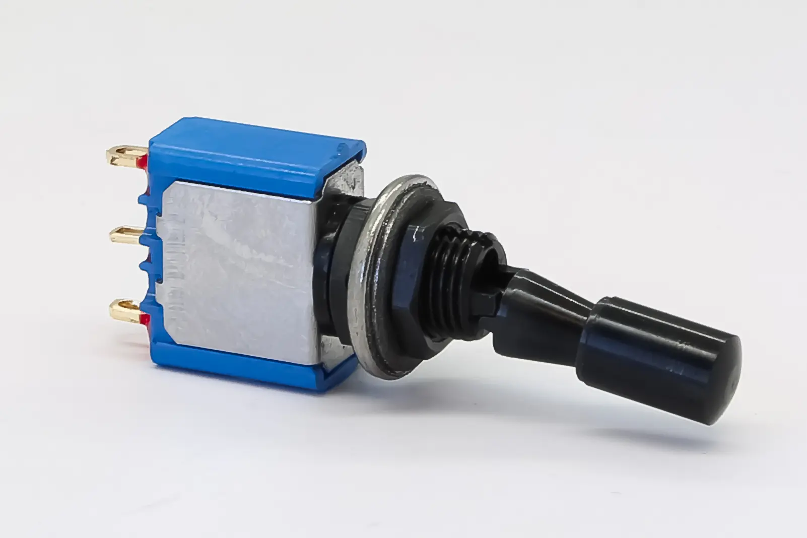 Produktfoto 1 von APEM Panel Kippschalter 1-poliger Umschalter, Ein-Ein, 24 V dc, 250 V ac, 4A, Lötöse