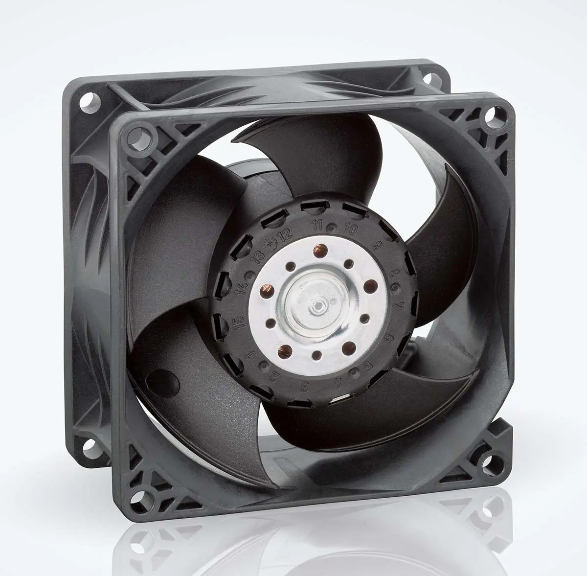 Produktfoto 1 von ebm-papst 8200 J DC-Axiallüfter, Kugellager, 24 V dc / 37W, 80 x 80 x 38mm, 14000U/min, 222.7m³/h