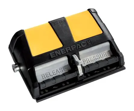 Enerpac Hydraulische Fußpumpe, 1 L Standfuß, 700 bar max., 8.6 kg