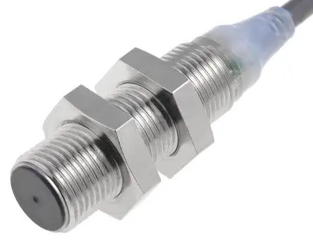 Produktfoto 1 von Omron E2A M12 Induktiver Näherungssensor, Gewinderohr PnP / 200mA 4 mm, IP67 240 V ac 32 V dc