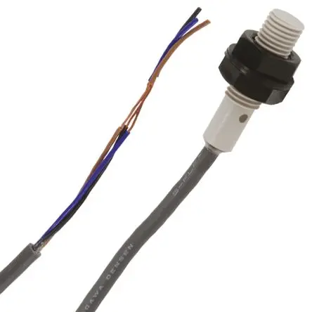 Omron E2F-X M8 Induktiver Näherungssensor, Gewinderohr PnP / 200mA 10 mm, IP68 240 V ac 30 V dc