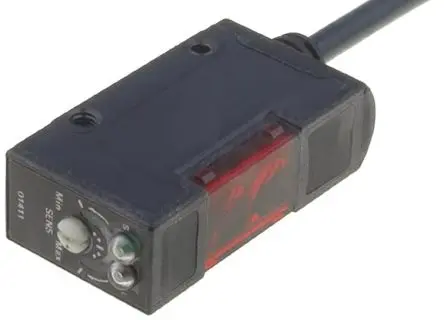Produktfoto 1 von Omron E3S Kubisch Optischer Sensor, Diffus, PnP Ausgang, Vorverdrahtet