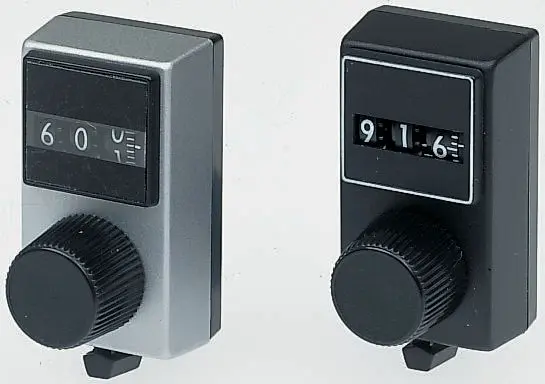 Produktfoto 1 von Vishay Potentiometer Drehknopf silbern, Zeiger Schwarz Ø 25.4mm x 20.6mm, Rund Schaft 6mm