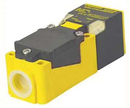 Produktfoto 1 von Turck CP40 1/2-14 NPT in Induktiver Näherungssensor, Kubisch 2-adrig / 500mA 40 mm, IP67 250 V ac 250 V dc