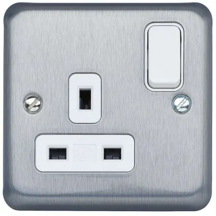 Produktfoto 1 von MK Electric Albay Plus Steckdose Geschaltet Typ G – Britisch 1-fach Metall Grau, Seidenmattgold, Weiß, Schwarz, Chrom,