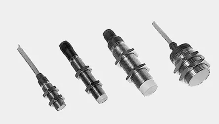 Produktfoto 1 von Carlo Gavazzi EI M18 Näherungssensor Induktiv, Gewinderohr 5 mm PNP 10 → 40 V dc, 12 → 36 V dc / 200 mA
