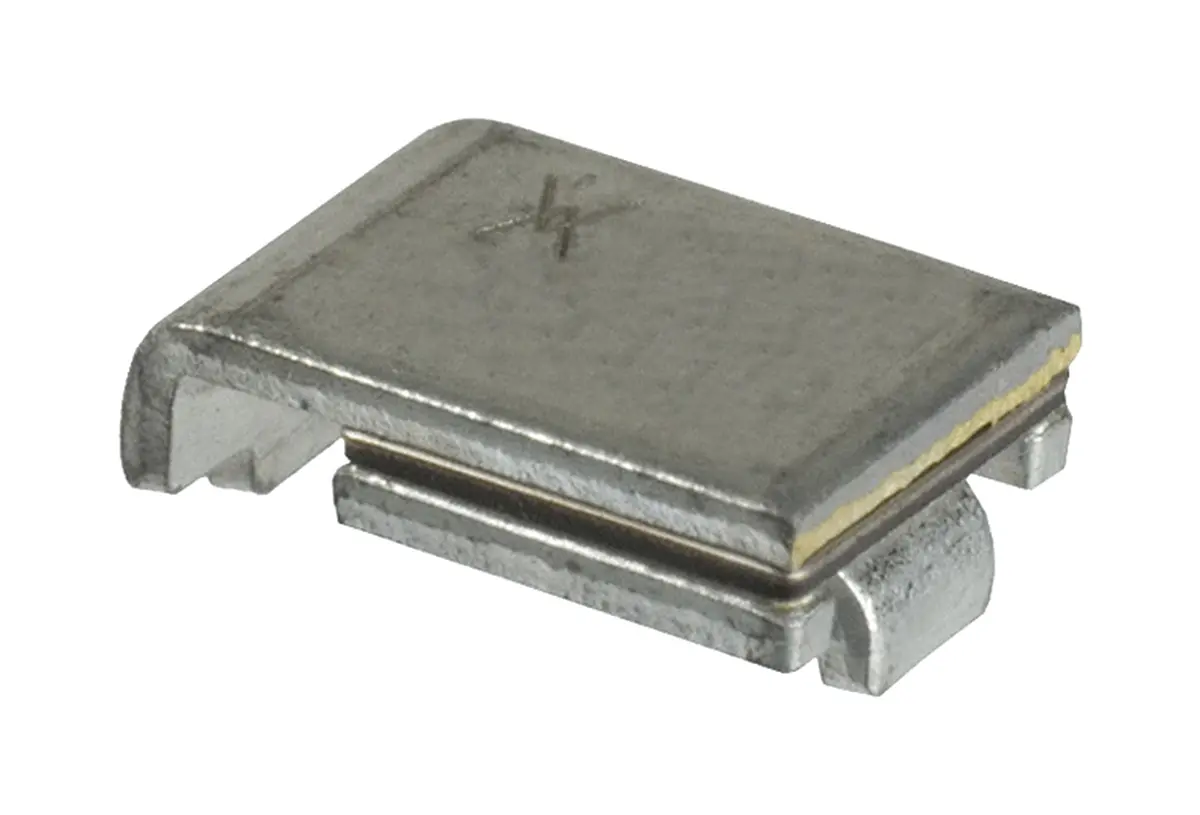Produktfoto 1 von Littelfuse SMD Rückstellende Sicherungen / 3 A, 33 V 5 s 1.5 A 9.4 mm 3 mm 6.71 mm