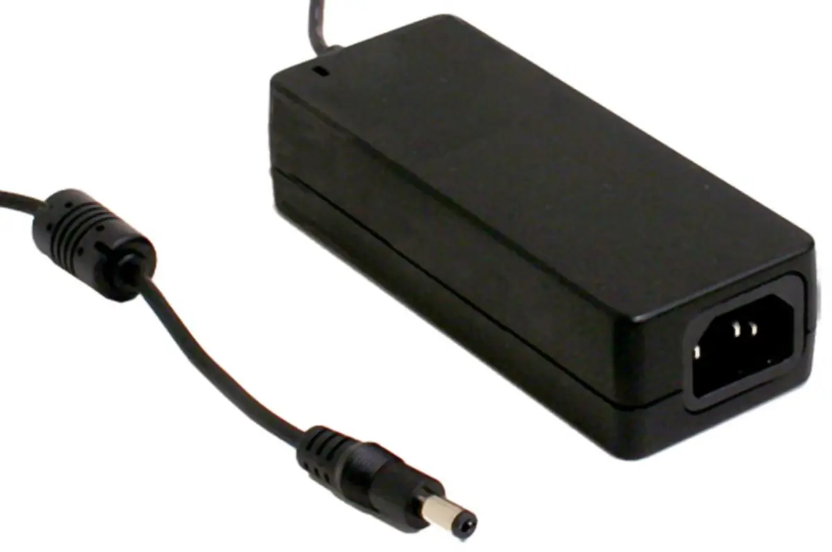Produktfoto 1 von MEAN WELL GST60A Steckernetzteil 60W, 90 → 264V ac, 15V dc / 4A, IEC 320-C14 Anschluss