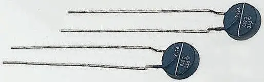 Produktfoto 1 von EPCOS B599*0 Thermistor 25 Ω, PTC 22.5 mm 35 mm, Kurzschlussschutz, Überstromschutz 3.5 mm AEC-Q200