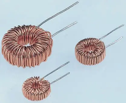 Produktfoto 1 von Wurth Elektronik WE-FI Speicherdrossel Induktivität, Sinterstahl-Kern, 68 μH, 2.8 A, Anschlusskabel / R-DC 55 mΩ, Ø 14