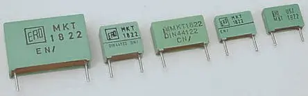 Vishay MKT 1822 10 nF 200V ac 400 V dc Folienkondensator, Durchsteckmontage Raster 10 mm
